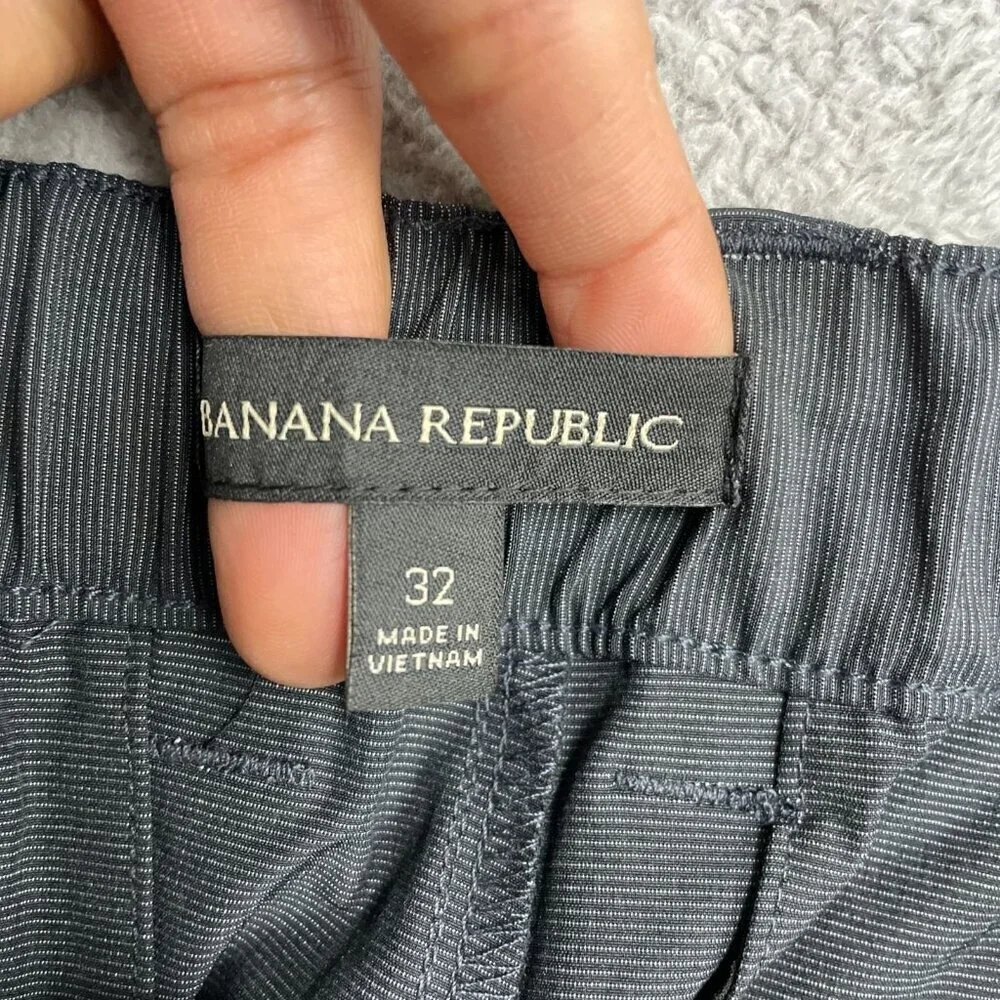 NEW Banana Republic Men's Size 32 Comfort Flat Front Shorts In Dark Grey Stretch